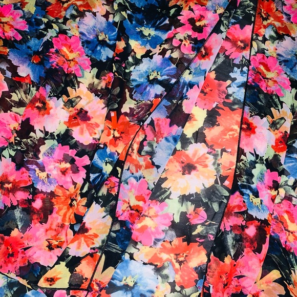 NWOT Beautiful Floral Open Cardigan Kimono - Picture 4 of 7